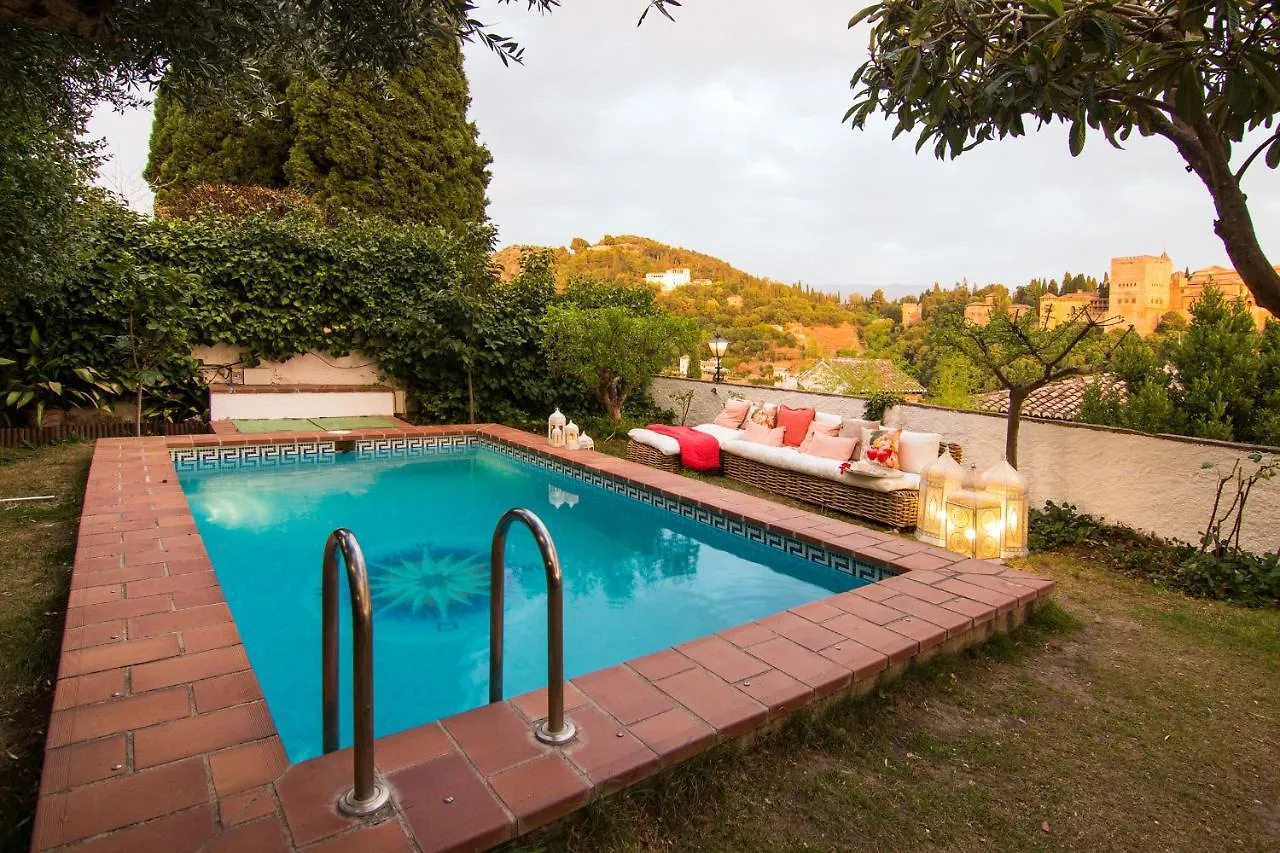 2.5 Million Villa. Magical Sunset. Super Close To Everything. 5Br, 4Ba, Pool, A/C+Heating Granada