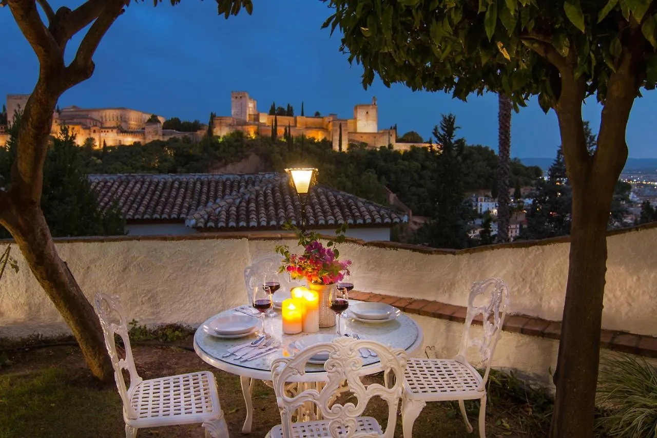 2.5 Million Villa. Magical Sunset. Super Close To Everything. 5Br, 4Ba, Pool, A/C+Heating Granada
