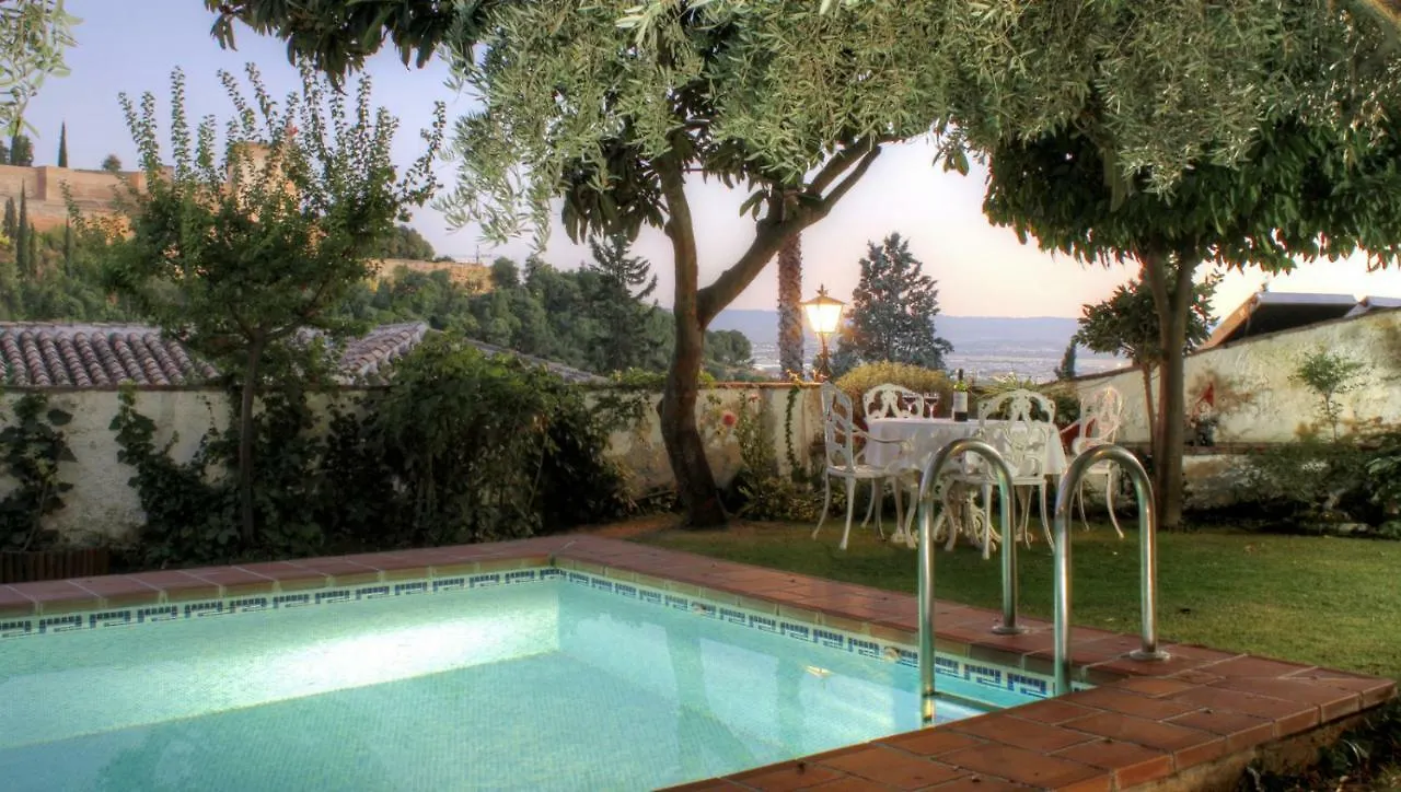 Apartment 2.5 Million Villa. Magical Sunset. Super Close To Everything. 5Br, 4Ba, Pool, A/C+Heating Granada