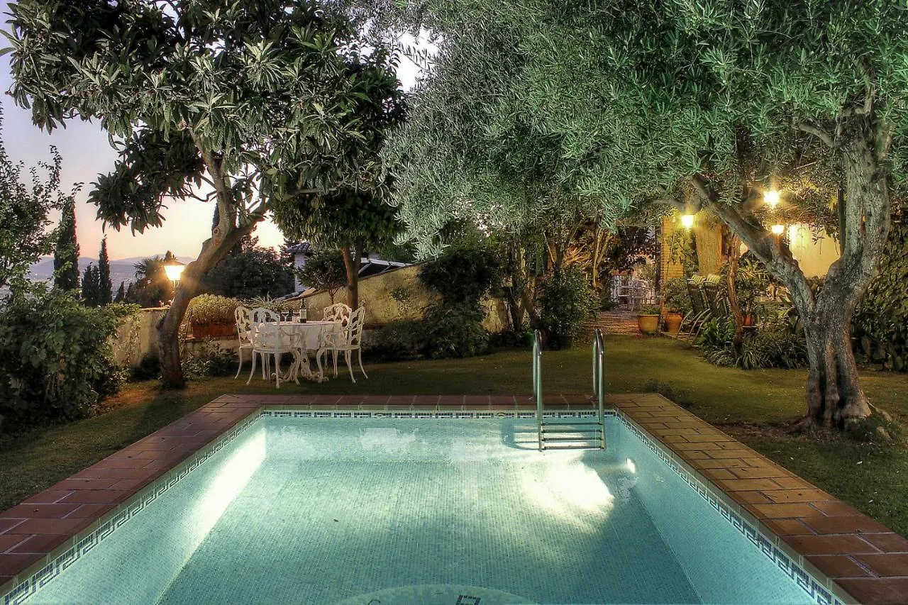 2.5 Million Villa. Magical Sunset. Super Close To Everything. 5Br, 4Ba, Pool, A/C+Heating Granada
