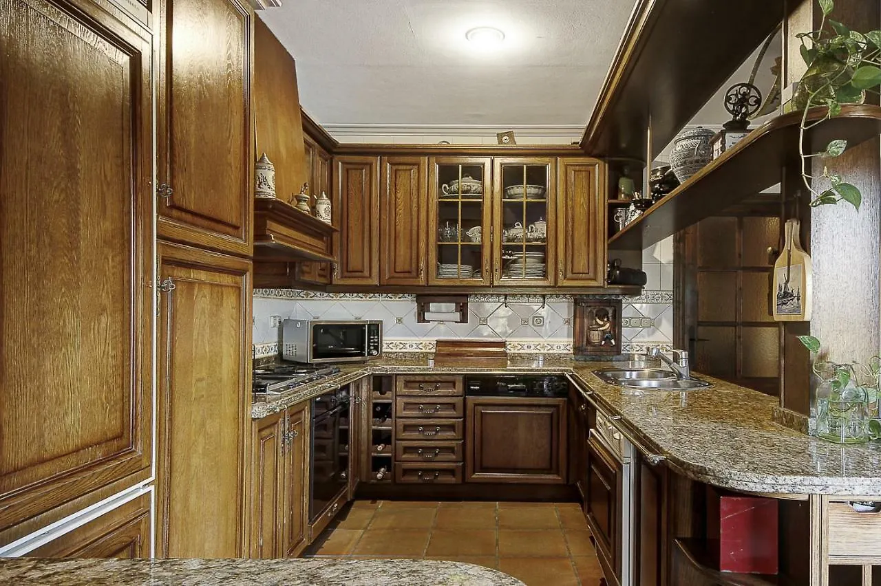 2.5 Million Villa. Magical Sunset. Super Close To Everything. 5Br, 4Ba, Pool, A/C+Heating Granada 0*,