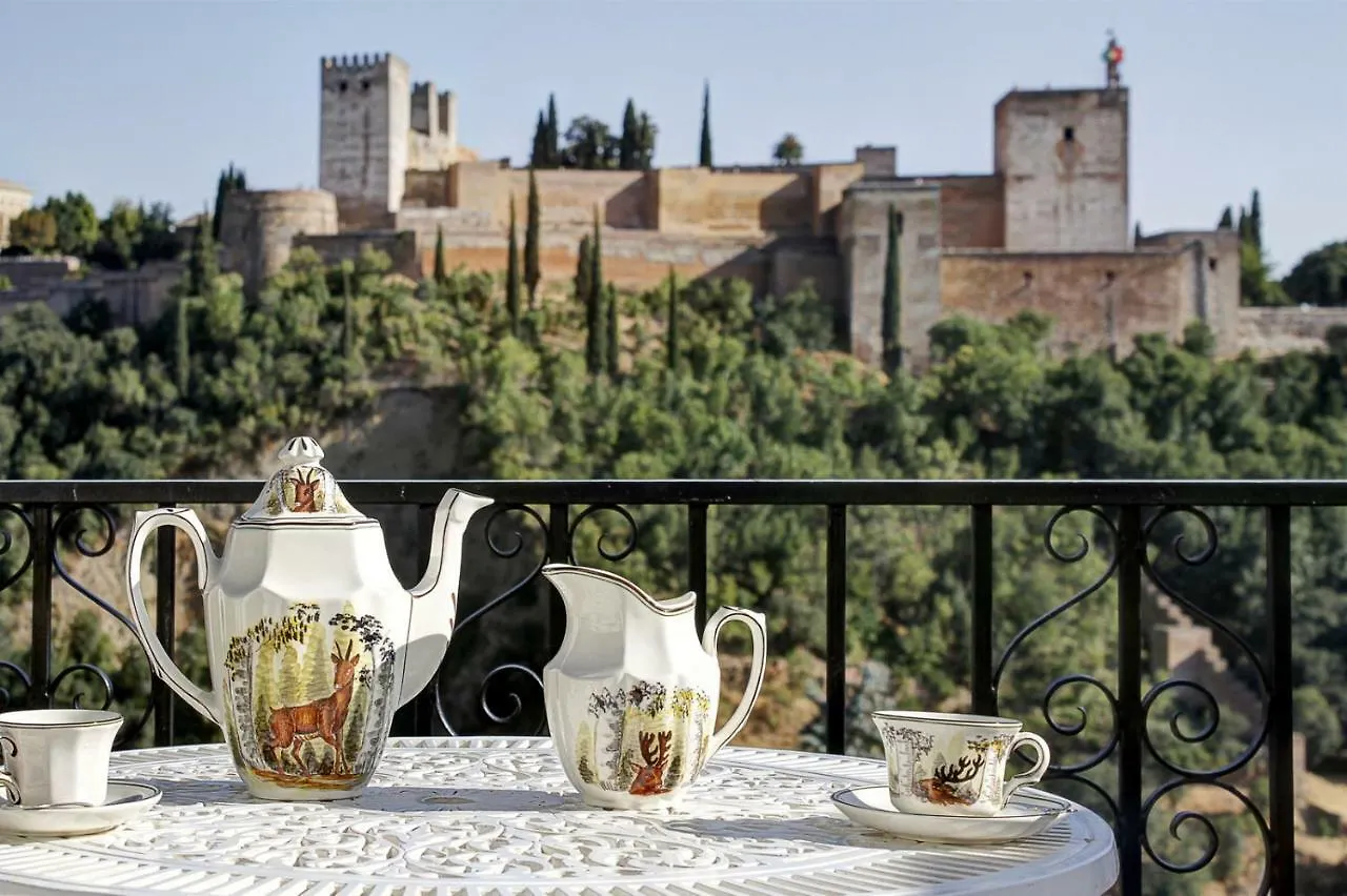 2.5 Million Villa. Magical Sunset. Super Close To Everything. 5Br, 4Ba, Pool, A/C+Heating Granada Apartment
