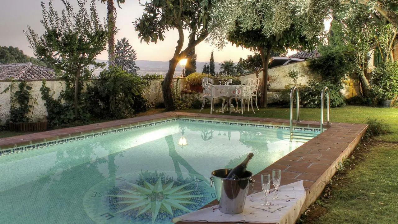 2.5 Million Villa. Magical Sunset. Super Close To Everything. 5Br, 4Ba, Pool, A/C+Heating Granada Apartment