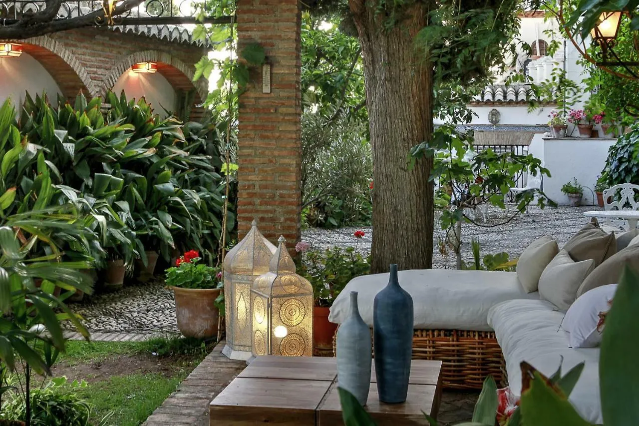 2.5 Million Villa. Magical Sunset. Super Close To Everything. 5Br, 4Ba, Pool, A/C+Heating Granada